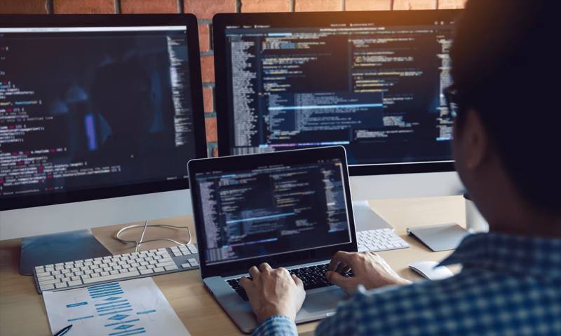 数据科学选型：R与Python如何赋能融安县网站建设？